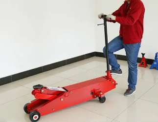 要充分利用臥式液壓千斤頂的泄壓閥